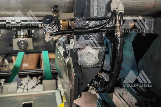 Automatische drie-messer trimmer machine Janpanese Keyance PLC-besturingssysteem schaalbaar docking ISM-systeem