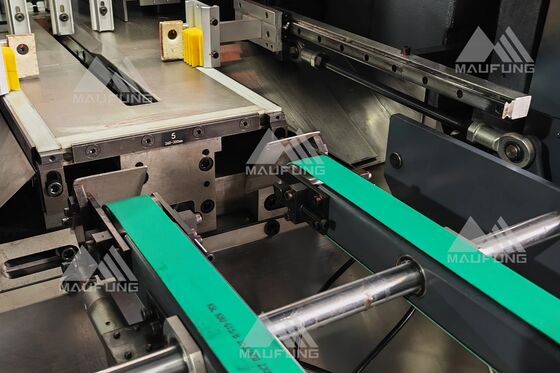 Automatische drie-messer trimmer machine Janpanese Keyance PLC-besturingssysteem schaalbaar docking ISM-systeem