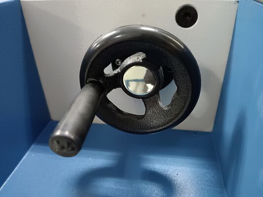 Spine Cardboard Snijmachine gladde beugel Hoog precision Hoog efficiëntie