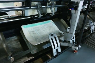 Verzamelmachine Kleefstukken om boeken te scheiden Kleefstukken enkelvoudige vellen Kaarten Boeken zonder aanpassing