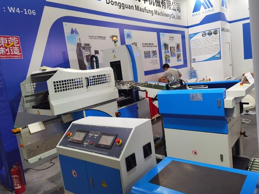 Automatische behuizing van notebooks en hydraulische verbindingsvormmachine voor het binden van hardcoverboeken MF-FAC390A